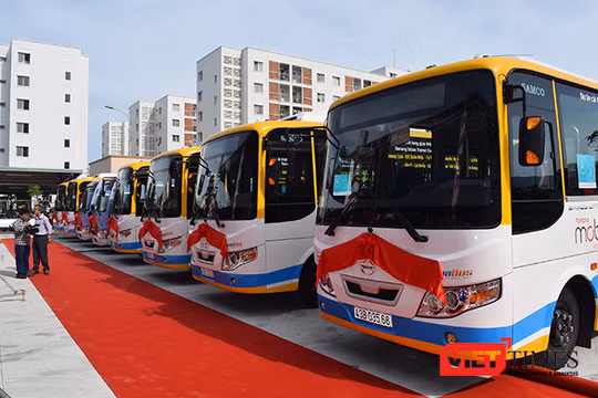 Ngày 30/6, UBND TP Đà Nẵng và Quỹ Toyota Mobilyty (TMF) chính thức đưa dịch vụ xe bus công cộng và Hệ thống bãi đỗ xe vào hoạt động và kết nối với hệ thống xe bus hiện có để phục vụ người dân.