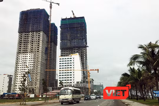 Trước thực trạng các chủ đầu tư, chủ sử dụng đất trên địa bàn trong thời gian qua tự ý thực hiện giao dịch chuyển quyền sử dụng đất, chuyển quyền sở hữu nhà ở, căn hộ khi chưa đầy đủ thủ tục pháp lý, Chủ tịch UBND TP Đà Nẵng ra văn bản chấn chỉnh