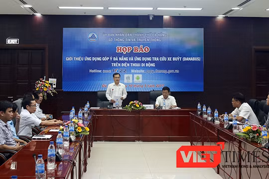 Chiều 10/5, Sở TT&TT, cùng Sở GTVT TP Đà Nẵng phối hợp tổ chức Họp báo công bố đưa ứng dụng "Góp ý" và "Danabus" trên điện thoại di động vào hoạt động phục vụ người dân.