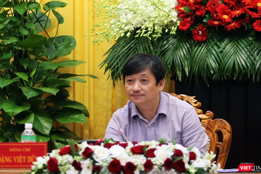 Ông Đặng Việt Dũng, Trưởng Ban Tuyến giáo Thành ủy Đà Nẵng chủ trì buổi Họp báo công bố kết quả Hội nghị Thành ủy Đà Nẵng lần thứ 11, nhiệm kỳ 2015-2020 vừa diễn ra