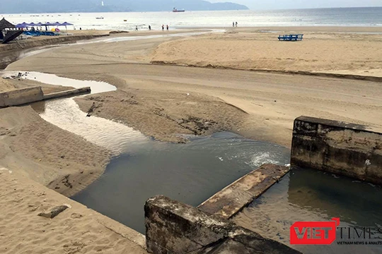 Tình trạng cống xả nước ô nhiễm ra biển Mỹ Khê kéo dài nhiều năm vẫn chua xử lý triệt để khiến cử tri bức xúc