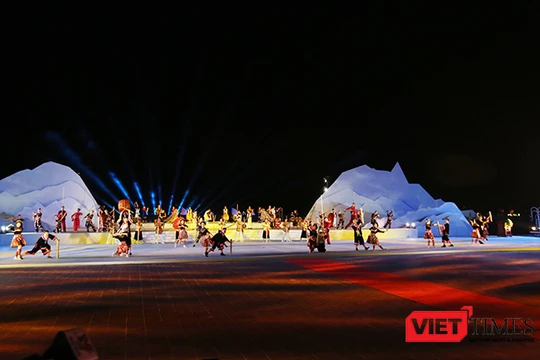 Tối 9/6, tại Quảng trường biển Tam Thanh (TP Tam Kỳ, Quảng Nam), “Festival Di sản Quảng Nam” lần thứ VI năm 2017 đã chính thức khai mạc với sự tham dự của hơn 1.000 nghệ sỹ trong và ngoài nước.