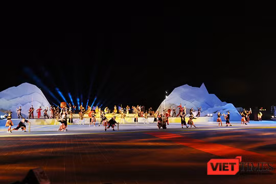 Tối 9/6, tại Quảng trường biển Tam Thanh (TP Tam Kỳ, Quảng Nam), “Festival Di sản Quảng Nam” lần thứ VI năm 2017 đã chính thức khai mạc với sự tham dự của hơn 1.000 nghệ sỹ trong và ngoài nước.