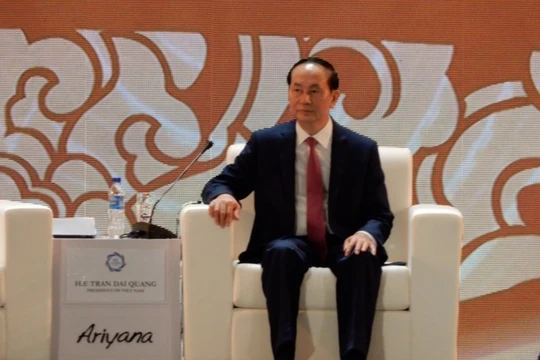 Chiều 10/11, với vai trò chủ trì Đối thoại Cấp cao không chính thức giữa APEC và ASEAN, Chủ tịch nước Trần Đại Quang đã ra Tuyên bố báo chí về nội dung kết quả của hoạt động này.