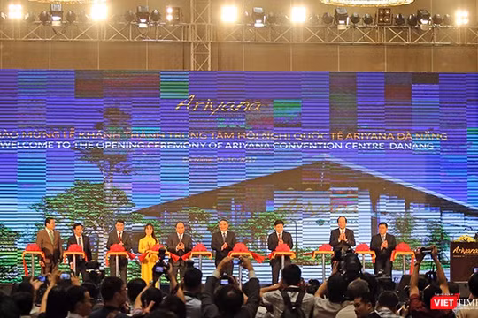 Ngày 15/10, với sự chứng kiến của Thủ tướng Chính phủ Nguyễn Xuân Phúc, UBND TP Đà Nẵng, Tập đoàn Sovico và Furama Resort Đà Nẵng đã cắt băng khánh thành Cung Hội nghị Quốc tế Ariyana, công trình trọng điểm phục vụ tuần lễ Cấp cao APEC 2017. 