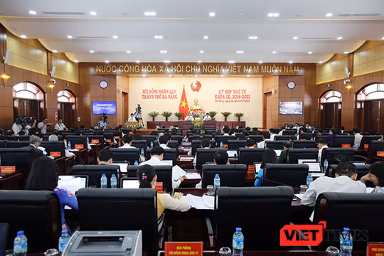 Sáng 5/7, HĐND TP Đà Nẵng khóa IX, nhiệm kỳ 2016-2021 đã khai mạc kỳ họp thứ 4 với nhiều nội dung quan trọng cần được giải quyết đã được đưa ra. 