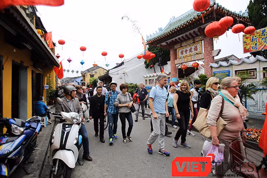 Thế hệ du khách ở độ tuổi trên 65 tuổi đã tăng đáng kể trong vòng một thập kỷ qua với hơn 48.1% dân số trên 65 tuổi ở châu Âu đi du lịch nước ngoài. 