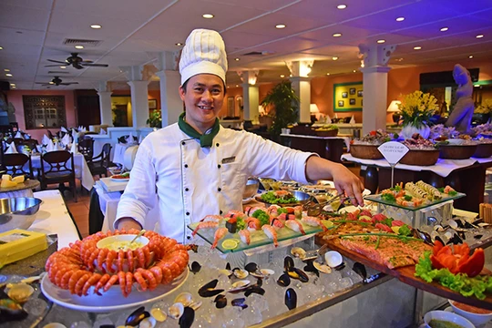 Sự kiện Giao lưu Ẩm thực Hong Kong tại Đà Nẵng sẽ được diễn ra từ ngày 27/7-30/7/2017, tại Furama Resort Đà Nẵng với sự tham dự của 2 vị Bếp trưởng lừng danh là Ting Kam Hung và Wong Kwok Tai đến từ Gold Coast Yacht & Country Club Hong Kong.