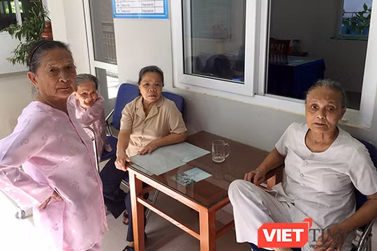 Mặc dù Việt Nam đang trong giai đoạn “Cơ cấu dân số vàng” với tỷ lệ dân số trong độ tuổi 15-64 tuổi đạt 69,4%, nhưng tốc độ già hóa đang đứng Top 5 các quốc gia già hóa nhanh nhất thế giới.