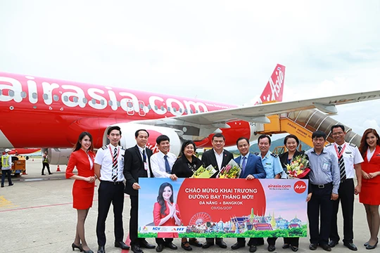 Ngày 9/6, Hãng hàng không giá rẻ AirAsia đã chính thức khai trương đường bay trực tiếp hàng ngày từ Đà Nẵng-Bangkok (Thái Lan) và ngược lại.