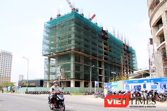 Dự án Tổ hợp Khách sạn và Căn hộ cao cấp Central Coast bất chấp quyết định đình chỉ hơn 1 năm nay vẫn ngang nhiên thi công