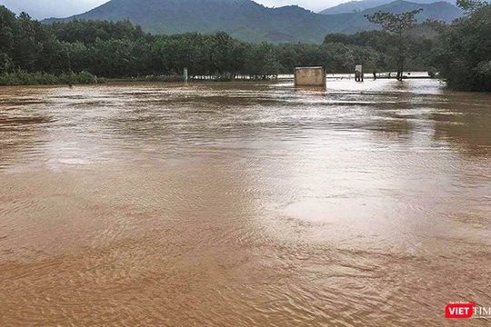 Thủy điện xả nước, nhiều nơi ở Quảng Nam chìm trong lũ