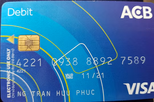 Mặc dù anh Nguyễn Trần Hữu Phúc đang giữ thẻ VISA ở Đà Nẵng và không hề thực hiện bất cứ giao dịch nào nhưng vẫn bị báo rút hơn 38 triệu đồng tại Indonesia. 