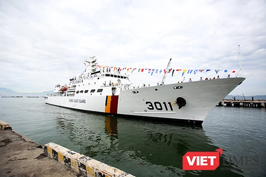 Sáng 4/9, tàu Badaro hô hiệu 3011, thuộc lực lượng Bảo vệ bờ biển Hàn Quốc đã cập cảng Tiên Sa, chính thức chuyến thăm hữu nghị Đà Nẵng trong 4 ngày.
