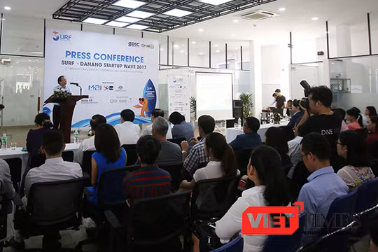 Họp báo thông tin về sự kiện Hội nghị và Triển lãm khởi nghiệp Đà Nẵng 2017.
