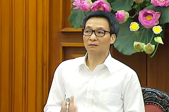 Chiều 28/5, tại Hà Nội, Phó Thủ tướng Vũ Đức Đam đã chủ trì họp với Bộ Văn hoá, Thể thao và Du lịch cùng UBND TP Đà Nẵng, để nghe các cơ quan này báo cáo các nội dung liên quan đến kiến nghị của Hiệp hội du lịch Đà Nẵng về Quy hoạch tổng thể khu du lịch q