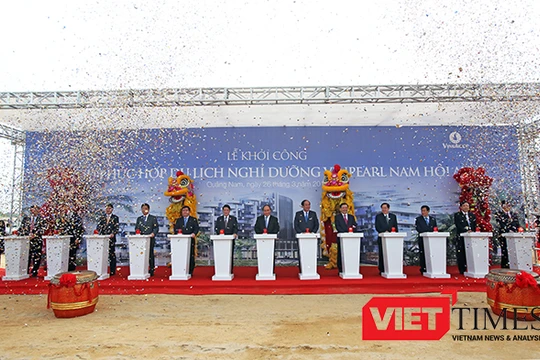 Sáng 26/3, Thủ tướng Chính phủ Nguyễn Xuân Phúc cùng lãnh đạo các bộ ngành Trung ương và địa phương đã bấm nút khởi công dự án Khu phức hợp du lịch nghỉ dưỡng Vinpearl Nam Hội An và khu nông nghiệp công nghệ cao kết hợp tham quan tại xã Bình Dương và Bình