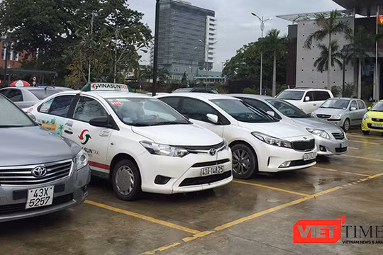 Sở Giao thông vận tải Đà Nẵng vừa cho biết, trong thời gian chờ xây dựng các bãi đỗ xe tập trung có quy mô lớn, trước mắt Đà Nẵng sẽ triển khai trông giữ xe có thu phí tại 6 điểm trên đia bàn