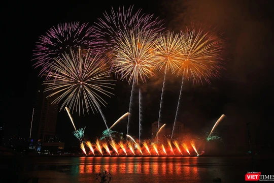 Tám đội pháo hoa đến từ Ba Lan, Pháp, Mỹ, Ý, Hồng Kông, Thụy Điển, Bồ Đào Nha và đội chủ nhà Đà Nẵng (Việt Nam) sẽ tranh tài tại DIFF 2018