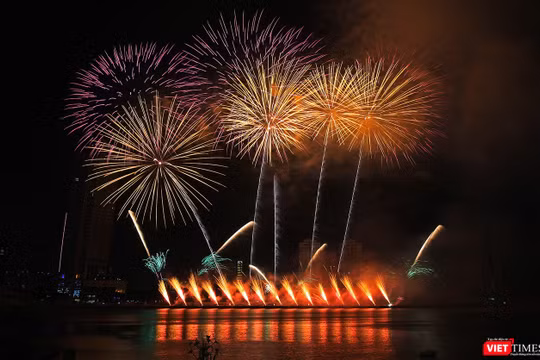 Tám đội pháo hoa đến từ Ba Lan, Pháp, Mỹ, Ý, Hồng Kông, Thụy Điển, Bồ Đào Nha và đội chủ nhà Đà Nẵng (Việt Nam) sẽ tranh tài tại DIFF 2018