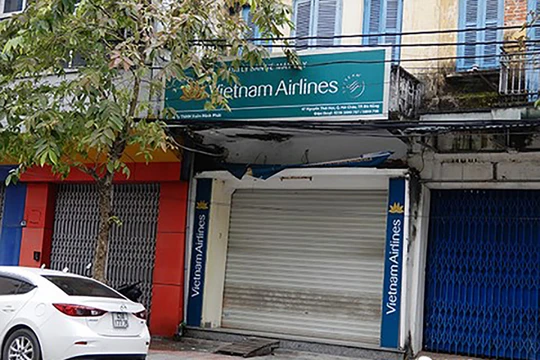 Công ty Minh Hưng Phát mua ngôi nhà công sản 47 Nguyễn Thái Học (điểm bán vé máy bay Vietnam Airlines) với nhiều ưu đãi và sau đó chuyển cho gia đình ông Nguyễn Xuân Anh sử dụng (Ảnh: HC)