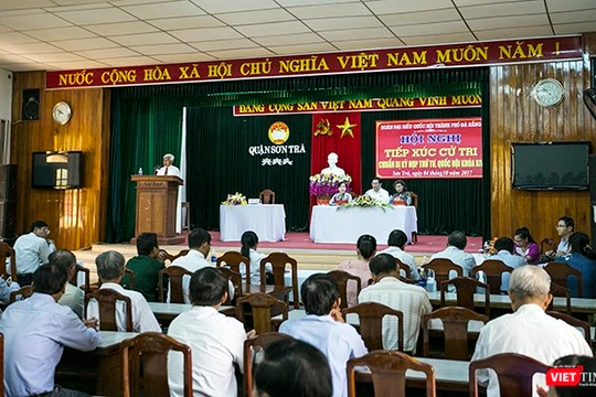 Sáng ngày 4/10, Đoàn Đại biểu Quốc hội TP Đà Nẵng đã tổ chức Hội nghị tiếp xúc cử tri quận Sơn Trà và Hải Châu để chuẩn bị Kỳ họp thứ 4-Quốc hội khóa XIV.