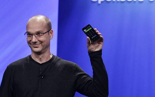 Cha đẻ của hệ điều hành Android-Andy Rubin sẽ cho ra đời chiếc smartphone không viền màn hình, đủ sức để cạnh tranh với Google Pixel và iPhone (ảnh AFP)