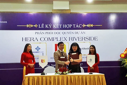 Chiều ngày 8/4, Nhất Nam và Bách Đạt ký kết hợp tác phân phối độc quyền dự án Hera Complex Riverside