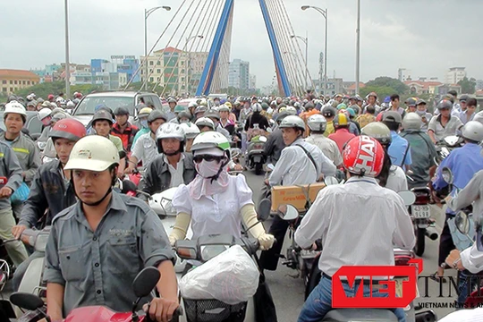 Đà Nẵng đang đối mặt với tình trạng kẹt xe vào giờ cao điểm đã bắt đầu xuất hiện tại một số khu vực trung tâm thành phố.