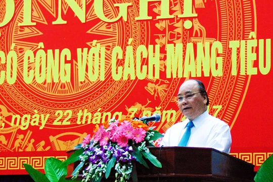 Thủ tướng Chính phủ Nguyễn Xuân Phúc phát biểu tại Hội nghị biểu dương người có công với cách mạng tiêu biểu năm 2017 nhân kỷ niệm 70 năm ngày Thương binh liệt sỹ do UBND tỉnh Quảng Nam vừa tổ chức.