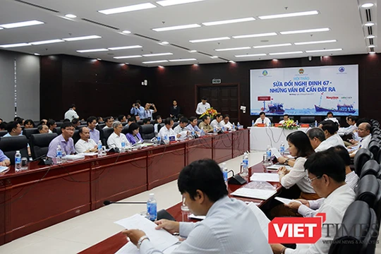 Sáng 29/8, gần 200 đại biểu đến từ Bộ NN-PTNT; Tổng Cục thủy sản; Trung ương Hội Nông dân Việt Nam, đại diện lãnh đạo UBND, Sở NN&PTNT, Hội Nông dân, ngư dân, các ngân hàng, các công ty đóng tàu, cùng các doanh nghiệp tham dự Hội thảo “Sửa đổi Nghị định 6