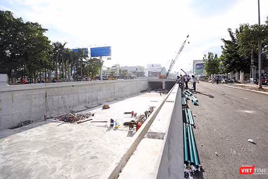 Theo ông Lê Văn Trung, Giám đốc Sở Giao thông vận tải TP Đà Nẵng, Dự án hầm chui Điện Biên Phủ-Nguyễn Tri Phương đã hoàn thành 90% khối lượng