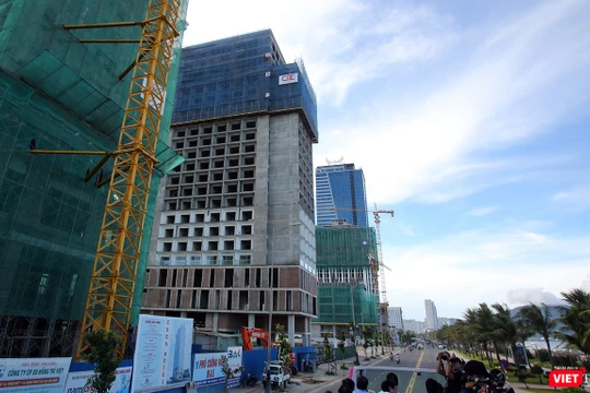 UBND TP Đà Nẵng vừa có quyết định xử phạt số tiền 320 triệu đồng đối với Chủ đầu tư dự án Khách sạn Sapphire vì không lập báo cáo tác động môi trường nhưng vẫn thi công xây dựng