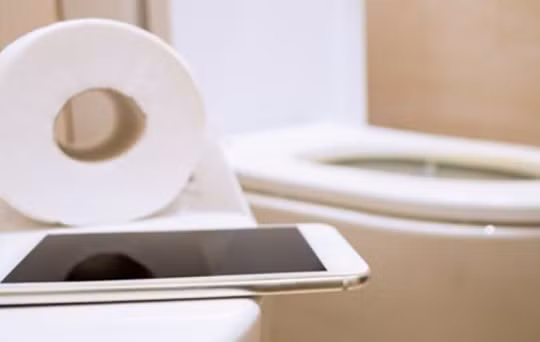 Smartphone bẩn hơn toilet gấp 10 lần