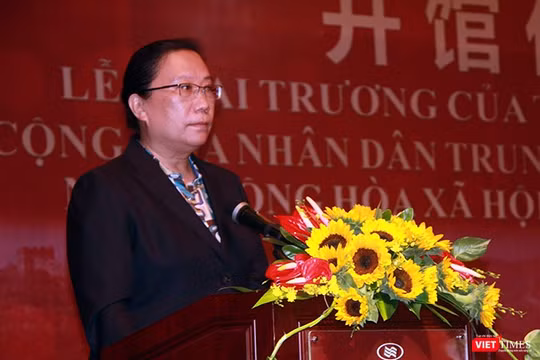 Bà Hy Tuệ, Tổng Lãnh sự Trung Quốc tại Đà Nẵng phát biểu tại lễ khai trương Tổng lãnh sự quán Trung Quốc tại Đà Nẵng