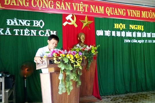 Lãnh đạo huyện Tiên Phước vừa xác nhận thông tin việc ông Huỳnh Nhuận, Chủ tịch UBND xã Tiên Cẩm đã gửi đơn xin nghỉ việc.