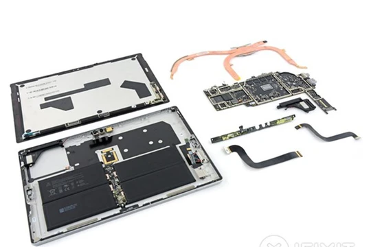 Đừng tự ý tháo rời Surface Pro và Surface Laptop bởi cả Surface Laptop và Surface Pro đều có thiết kế rất khó sửa chữa.