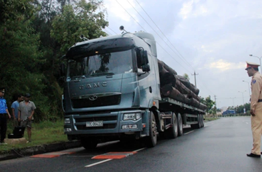 Siết xe quá tải, Đà Nẵng yêu cầu trạm cân lưu động hoạt động 24/24
