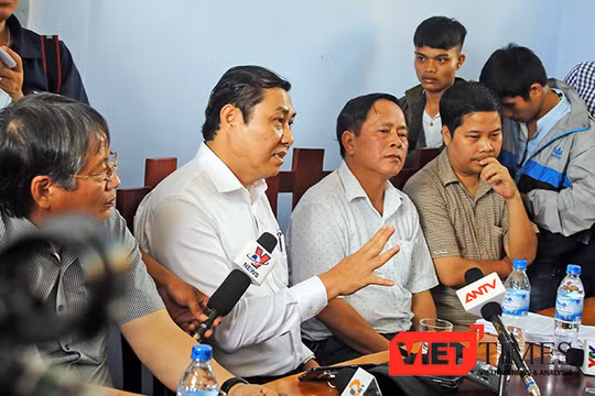 Theo Chủ tịch UBND TP Đà Nẵng Huỳnh Đức Thơ, việc các chủ đầu tư xây dựng công trình khi chưa có giấy phép là do tâm kts hôn nóng, chủ quan và không làm điều gì bậy bạ