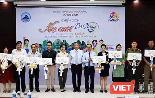 Chiều 19/9, UBND TP Đà Nẵng đã tổ chức họp báo phát động chiến dịch “Nụ cười Đà Nẵng” để chào đón Tuần lễ cấp cao APEC sẽ diễn ra vào tháng 11 tới.