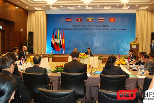 Sáng 1/8, tại TP Đà Nẵng, Hội nghị quan chức cấp cao các nước Campuchia, Lào, Myanmar, Thái Lan và chủ nhà Việt Nam về hợp tác lao động với chủ đề "Thúc đẩy phát triển nguồn nhân lực và việc làm bền vững cho người lao động di cư" đã diễn ra với sự tham dự