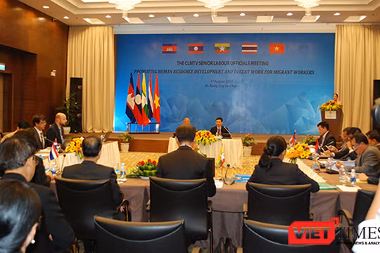 Sáng 1/8, tại TP Đà Nẵng, Hội nghị quan chức cấp cao các nước Campuchia, Lào, Myanmar, Thái Lan và chủ nhà Việt Nam về hợp tác lao động với chủ đề "Thúc đẩy phát triển nguồn nhân lực và việc làm bền vững cho người lao động di cư" đã diễn ra với sự tham dự
