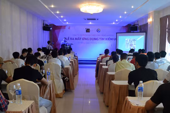 Dù chưa được phép, nhưng Công ty CP Giải pháp công nghệ Ulatech vẫn tổ chức Lễ ra mắt ứng dụng đặt xe ULA tại Đà Nẵng. ảnh Dân Việt