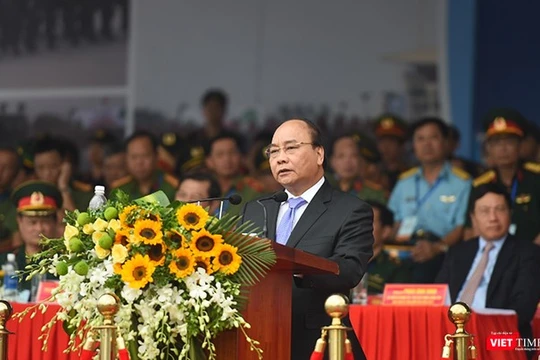 Thủ tướng Nguyễn Xuân Phúc phát biểu tại Lễ xuất quân và diễn tập phương án bảo vệ Tuần lễ Cấp cao APEC 2017 diễn ra tại Đà Nẵng