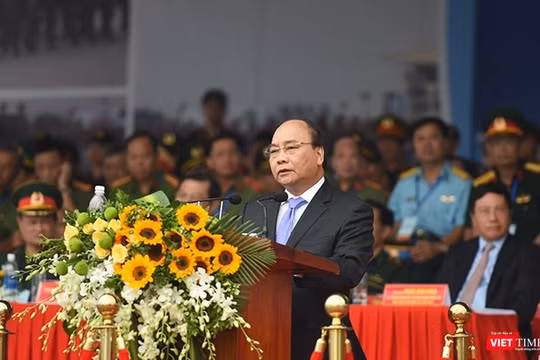 Thủ tướng Nguyễn Xuân Phúc phát biểu tại Lễ xuất quân và diễn tập phương án bảo vệ Tuần lễ Cấp cao APEC 2017 diễn ra tại Đà Nẵng