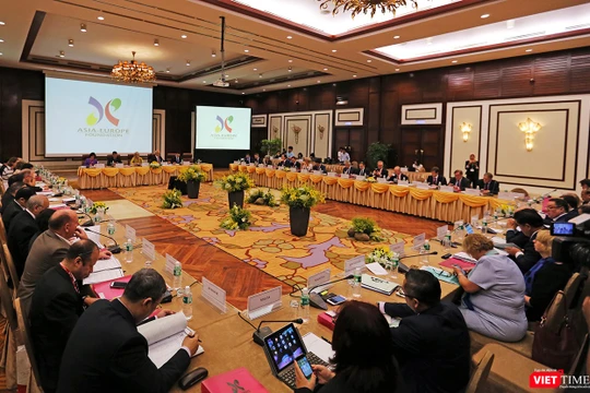 Sáng 30/11, tại Đà Nẵng, trong khuôn khổ hợp tác Á-Âu (ASEM), cuộc họp Hội đồng các Thống đốc Quỹ Á-Âu (ASEF) lần thứ 37 đã chính thức khai mạc.
