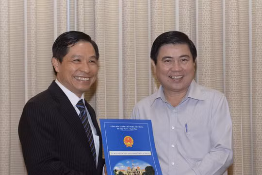 Ông Lê Nguyễn Minh Quang xin nghỉ việc