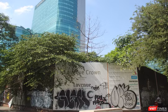  Khu đất 8-12 Lê Duẩn nằm trên khu vực "lõi" của quận trung tâm Tp. HCM và là khu đất trống hiếm hoi còn lại. (Ảnh: Trường Minh) 