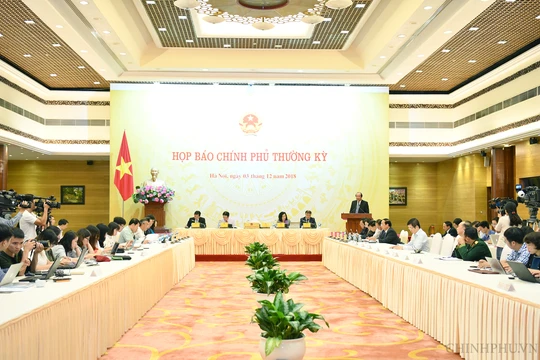 Toàn cảnh phiên họp báo Chính phủ tháng 11/2018. Ảnh: VGP/Quang Hiếu
