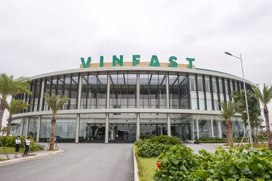 Hiện Vingroup đã có một tổ hợp Vinfast đặt tại Hải Phòng, nhưng là "tổ hợp sản xuất". Còn ở Thanh Hóa, Vingroup muốn làm "Tổ hợp dịch vụ Vinfast".